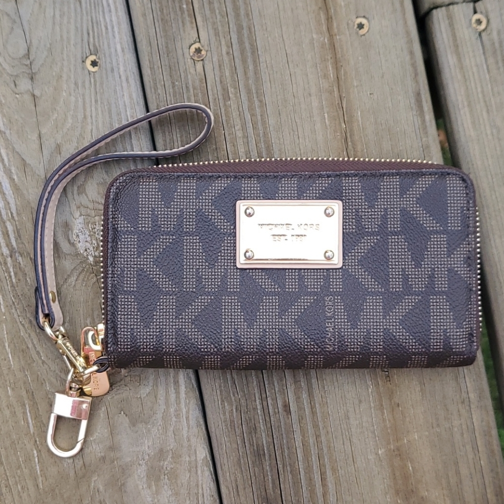 Michael Kors Wrist Wallet